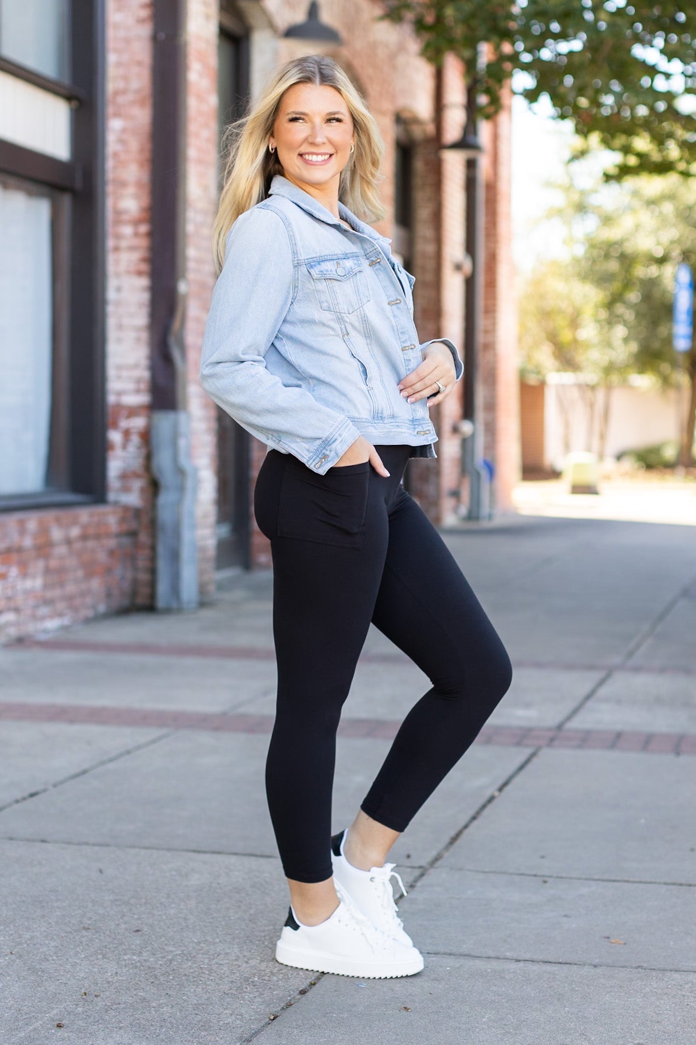 Ready to Ship | The Lana - 7/8 BLACK PETITE Leggings with Pockets
