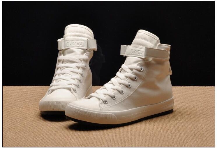 Fashion New Mens Light Breathable Canvas Casual Black White High Top Solid Color Sneakers Shoes Vulcanized Mens Sports Walking Jogging Non Slip Athletic Sneakers