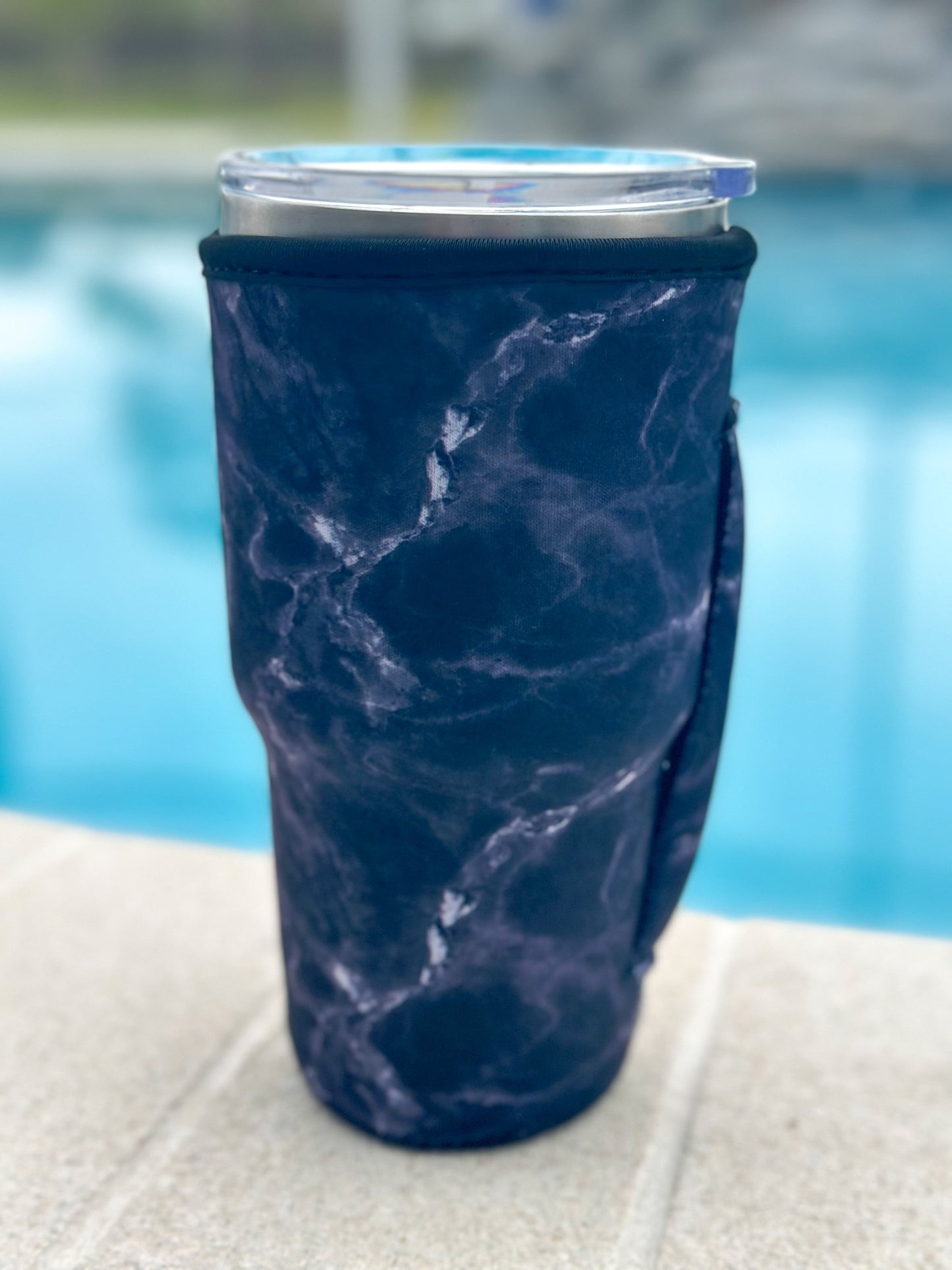 Tumbler Sleeve With Handle "Black Marble"