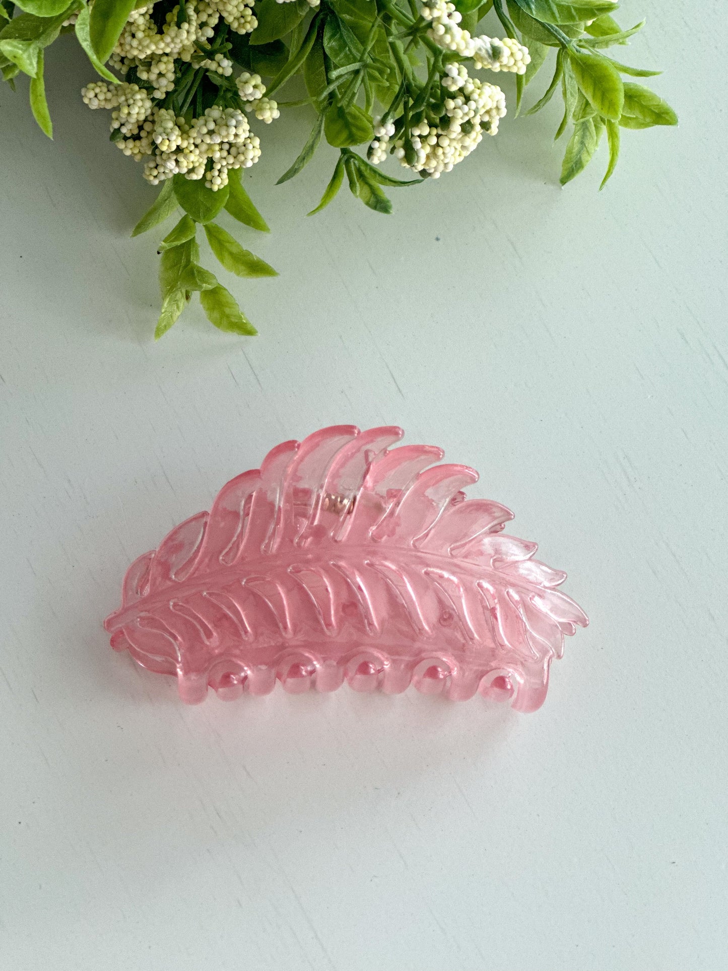 Leaf Clip "Translucent Pink"