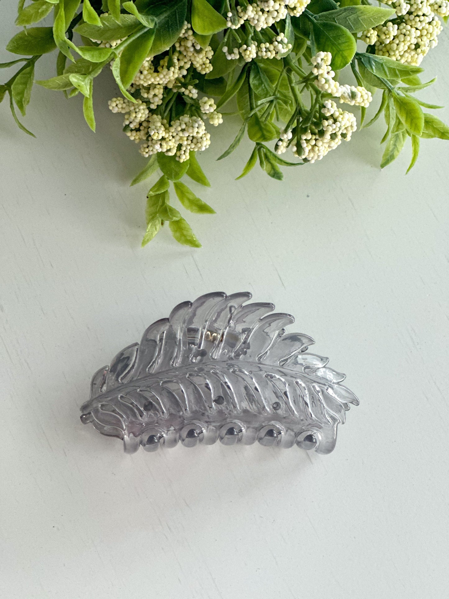 Leaf Clip "Translucent Gray"