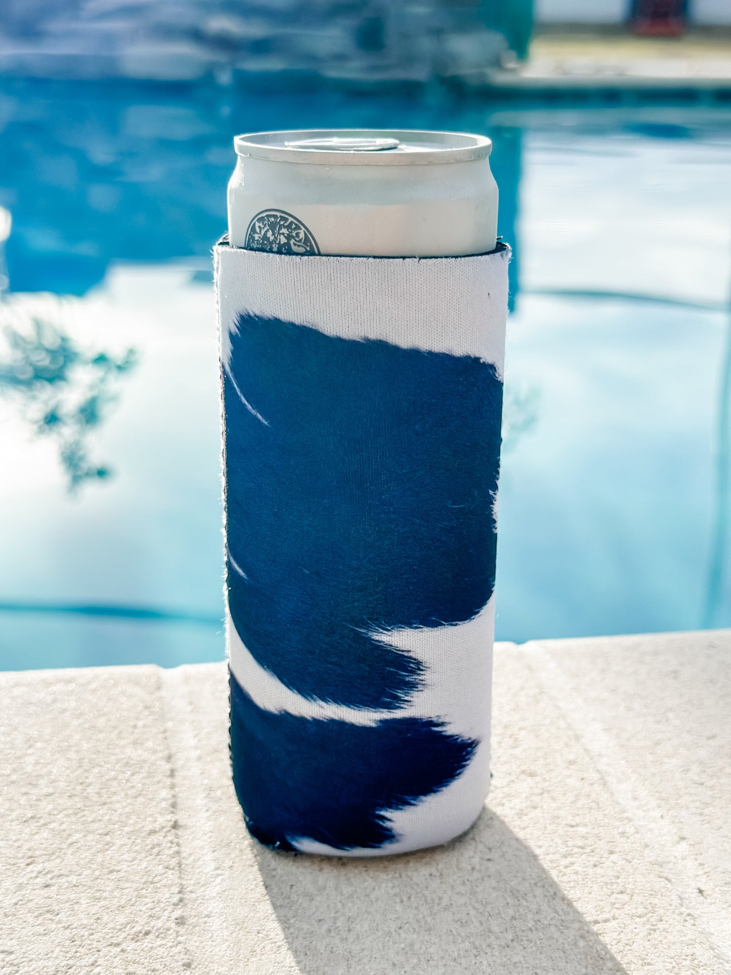 Slim Can Holder "Black Cow"