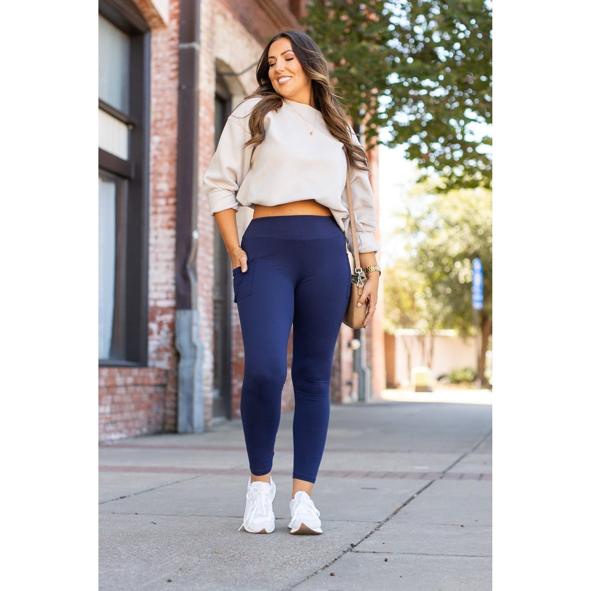 Julia Rose The Nyla navy full-length leggings with pockets, Women wearing navy pocket leggings