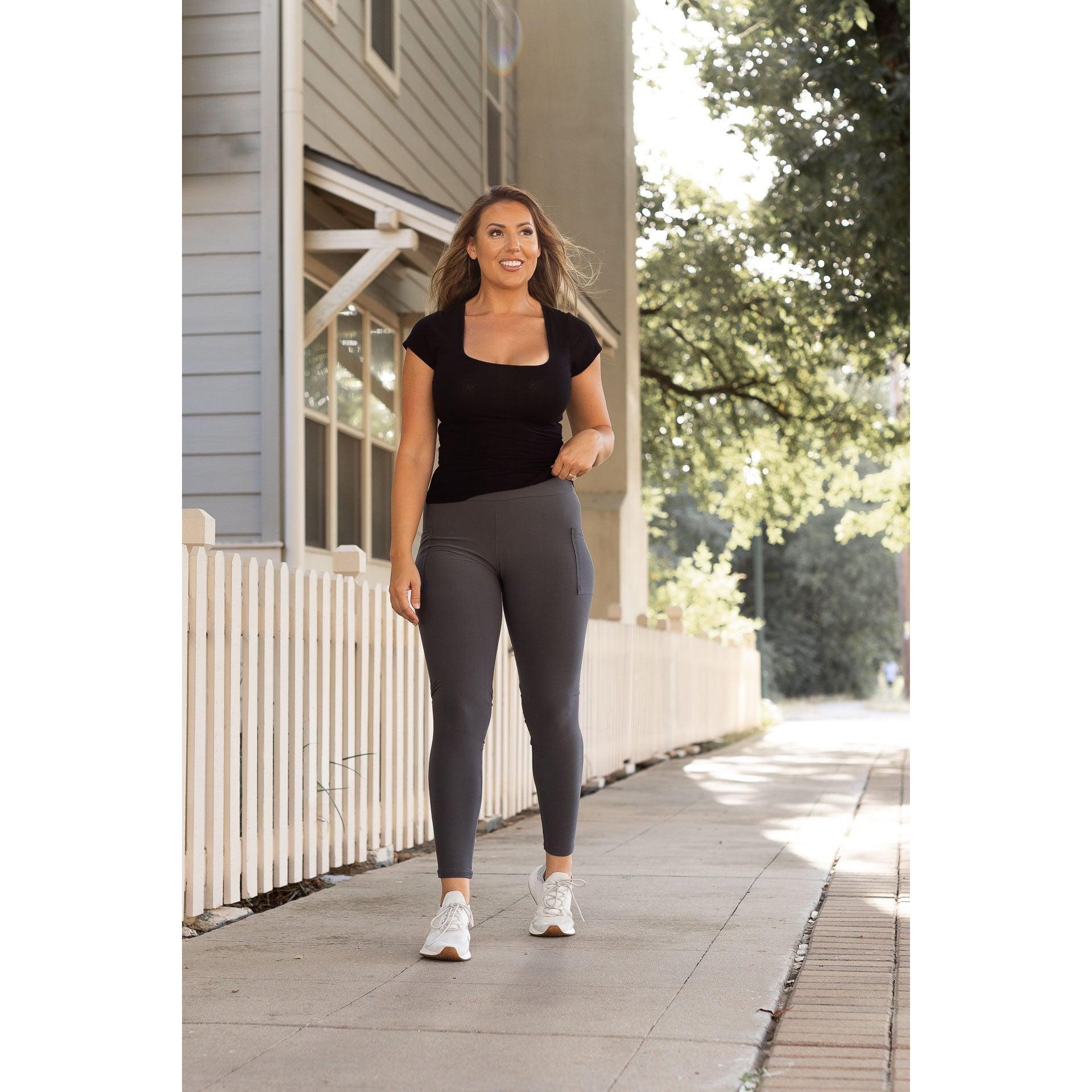 Julia Rose The Carmen charcoal full-length leggings with pockets, Women wearing charcoal leggings with side pockets