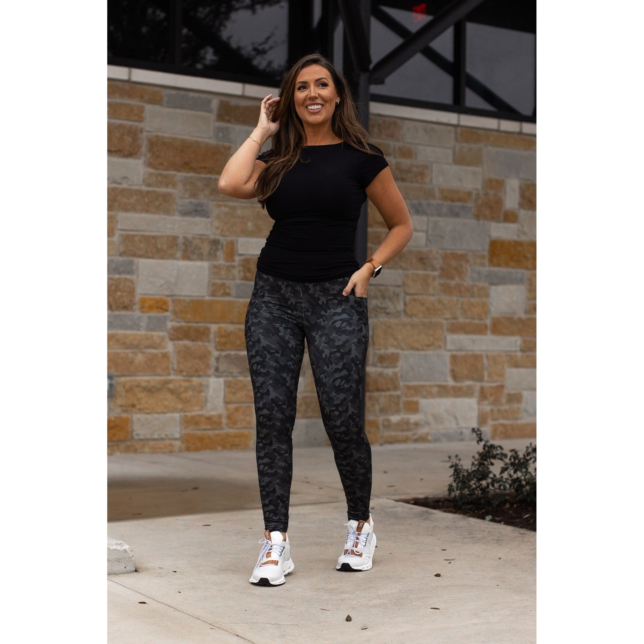 Julia Rose army camo full-length leggings, Women wearing army camo leggings high waisted