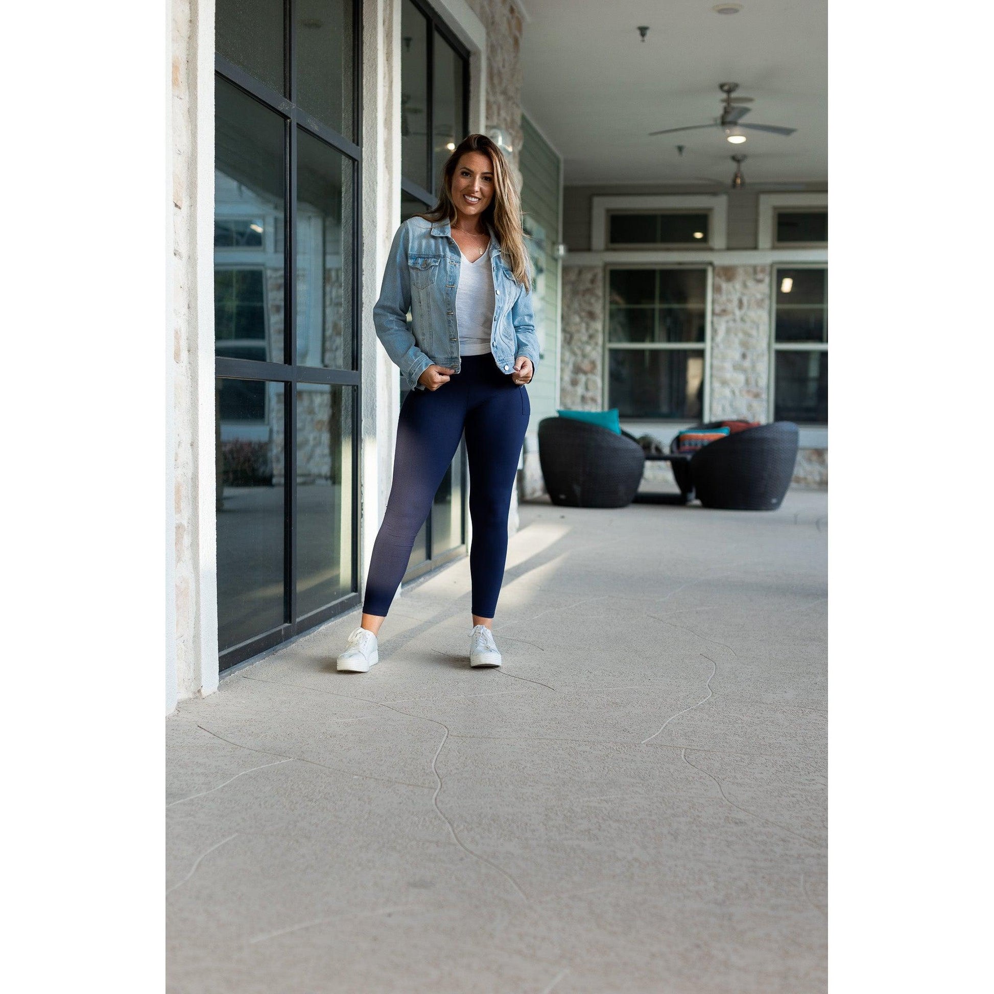 Julia Rose The Nyla navy full-length leggings with pockets, Women wearing navy pocket leggings