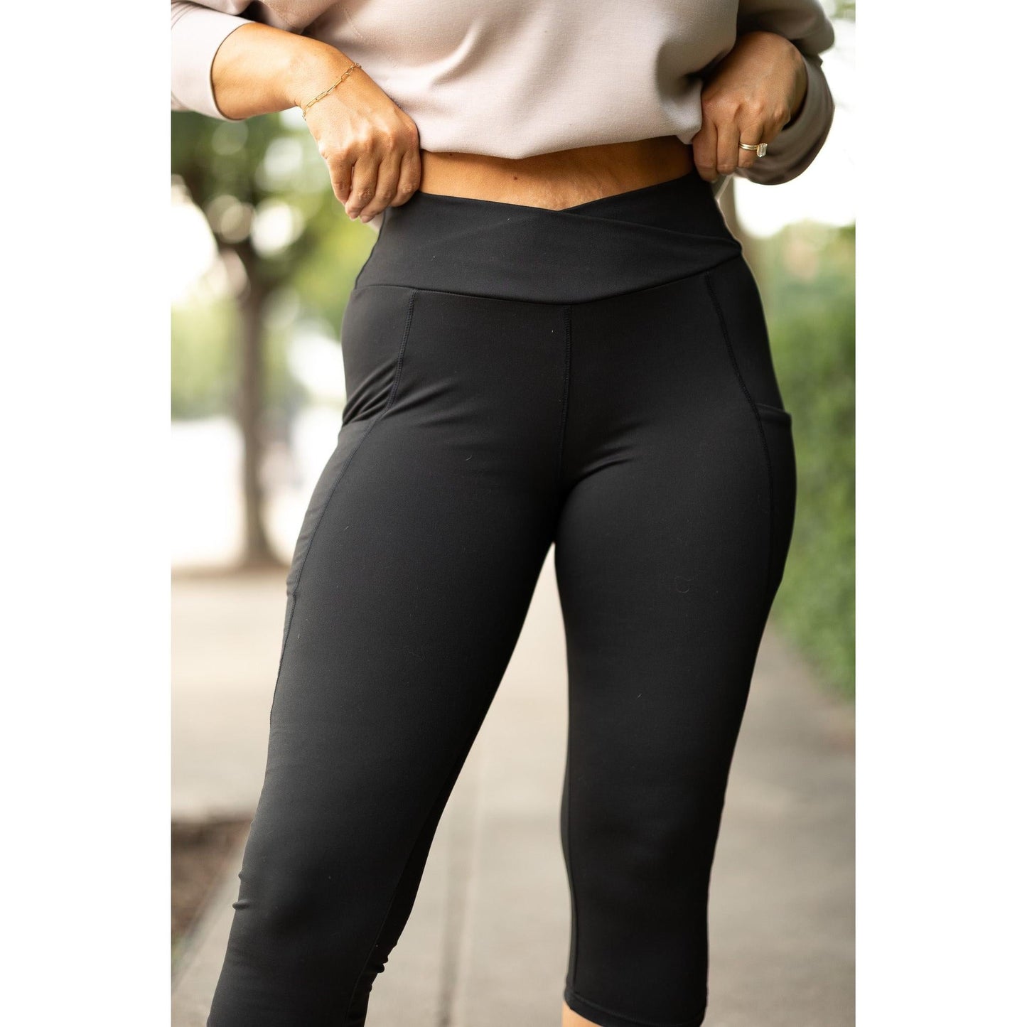 Julia Rose The Lillian sculpting crossover capri leggings high-waisted women’s capris