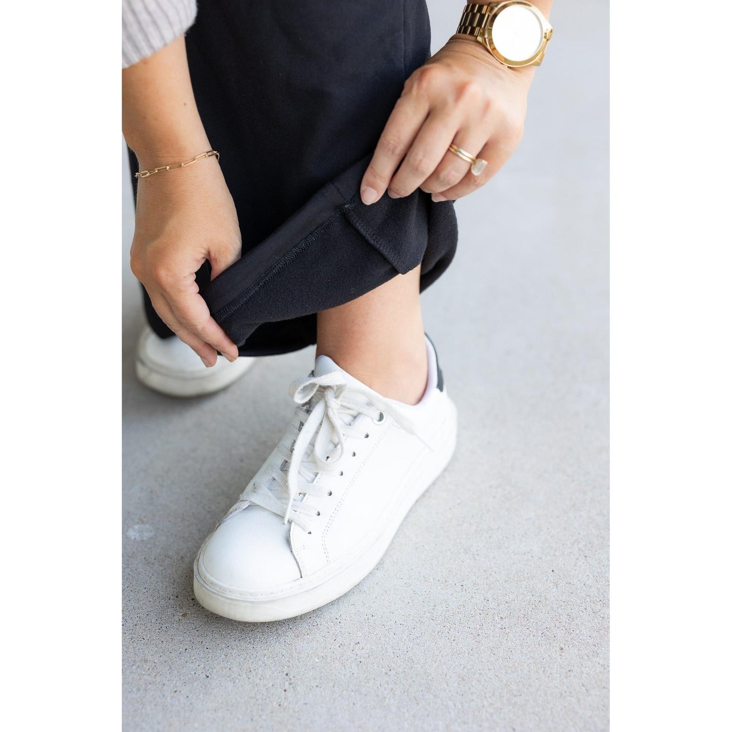 Jenna Comfy Wide Leg Fleece Pants with pockets and drawstring waist
Buttery soft wide leg fleece pants for women by Julia Rose