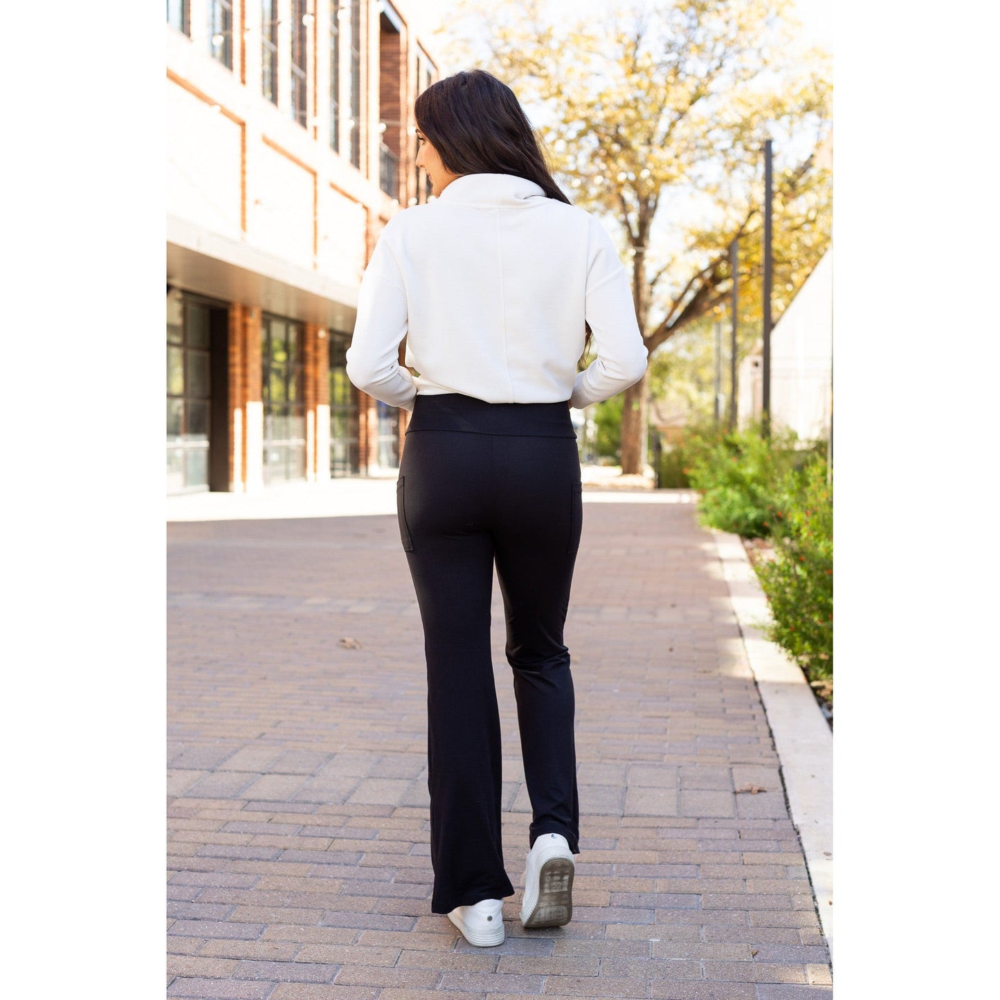 PreOrder  | The Liz - Crossover 30"  Bootcut Leggings with Pockets Round 2