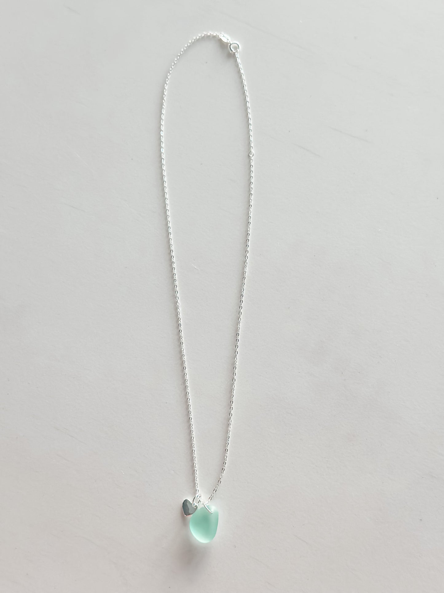 "Shelly Seaglass" Green Silver Necklace