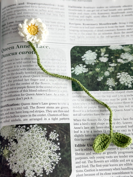 Dainty Crochet Bookmark "Daisy"