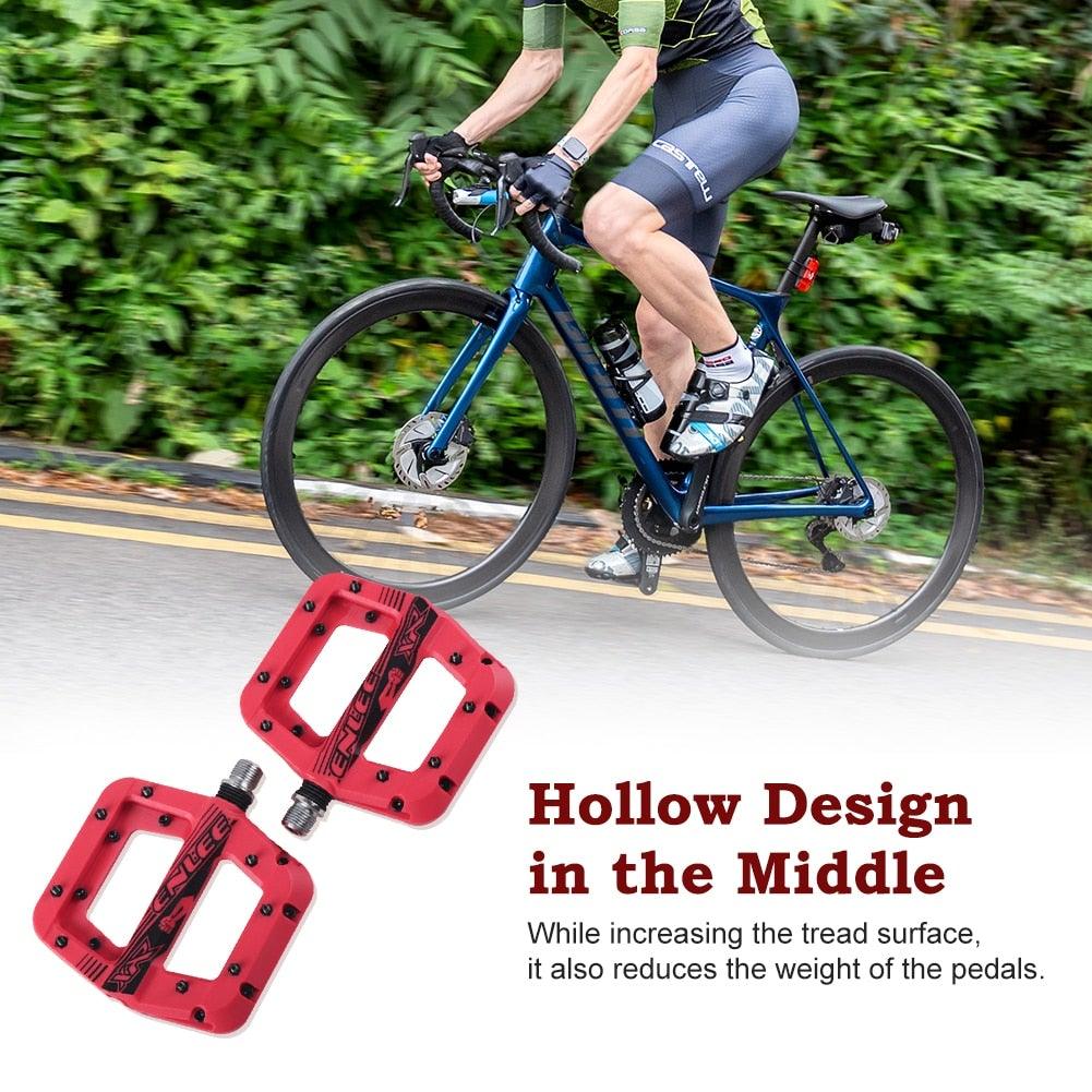 Anti-Vibration Mountain Bike Pedal Anti-Skid Lightweight Nylon Fiber Bicycle Pedal Board High-Strength Anti-Skid Bicycle Pedal New Nylon Fabric Anti Slip Durable Mountain Bike Flat Pedals
