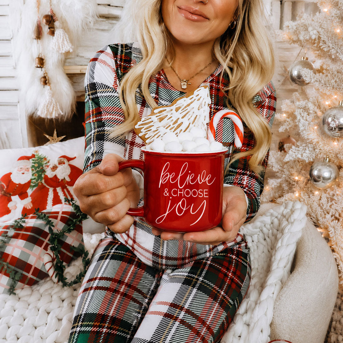 Holiday mug with marshmallow hot chocolate
Christmas cocoa mug with whipped cream
Cozy Christmas home decor accessories
Holiday farmhouse kitchen decorations
Christmas coffee station mug decor
Festive kitchen counter Christmas display