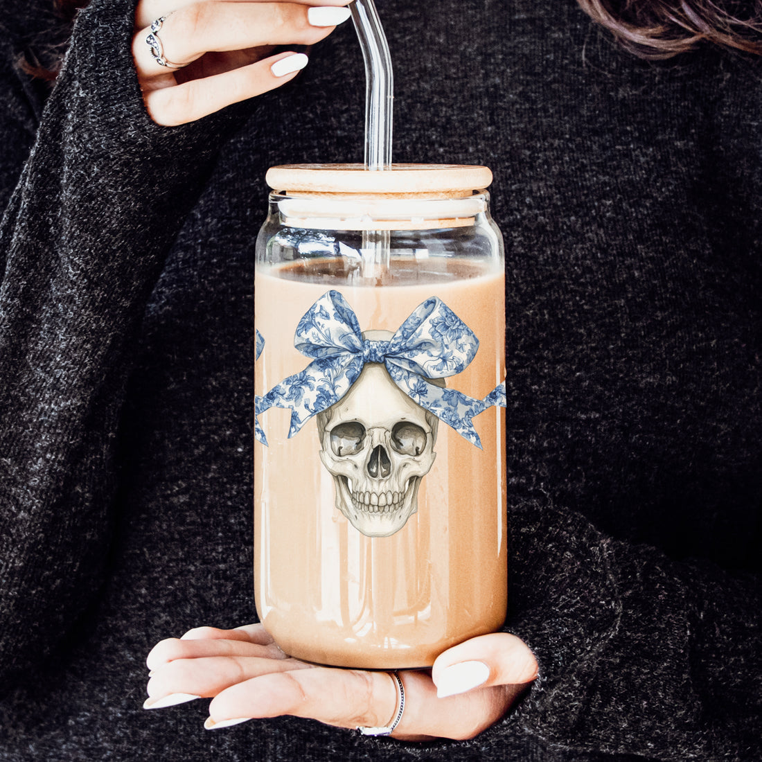 chinoiserie halloween glass tumbler
blue bow skull drinking glass
elegant halloween tumbler set