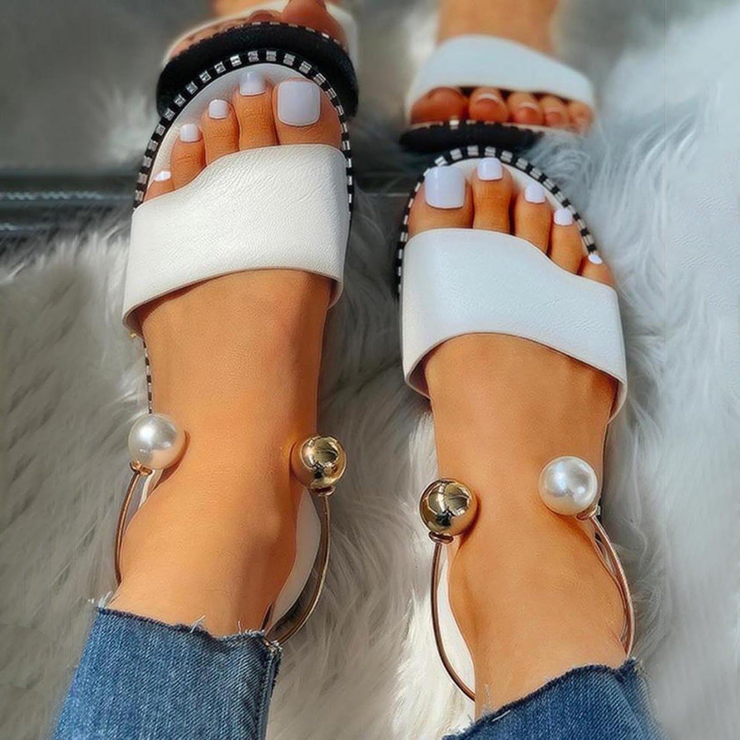 Elegant White Women Fashion Sandals Solid Round Toe Pearl Buckle Casual Sandals Shoes New Summer Outdoor Non-slip Flip Flop Dressy Sandals Cute Round Toe Strappy Wedding Shoes