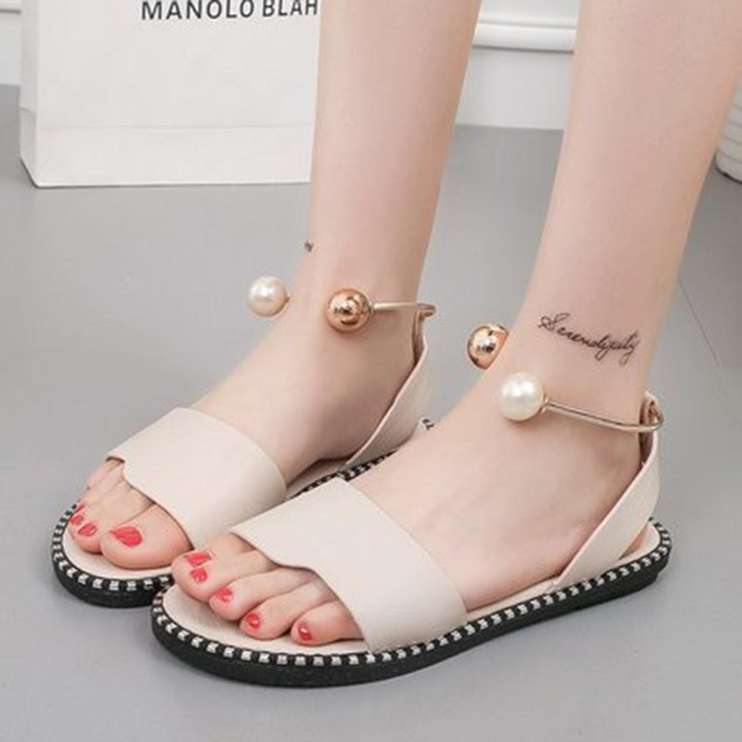 Elegant White Women Fashion Sandals Solid Round Toe Pearl Buckle Casual Sandals Shoes New Summer Outdoor Non-slip Flip Flop Dressy Sandals Cute Round Toe Strappy Wedding Shoes