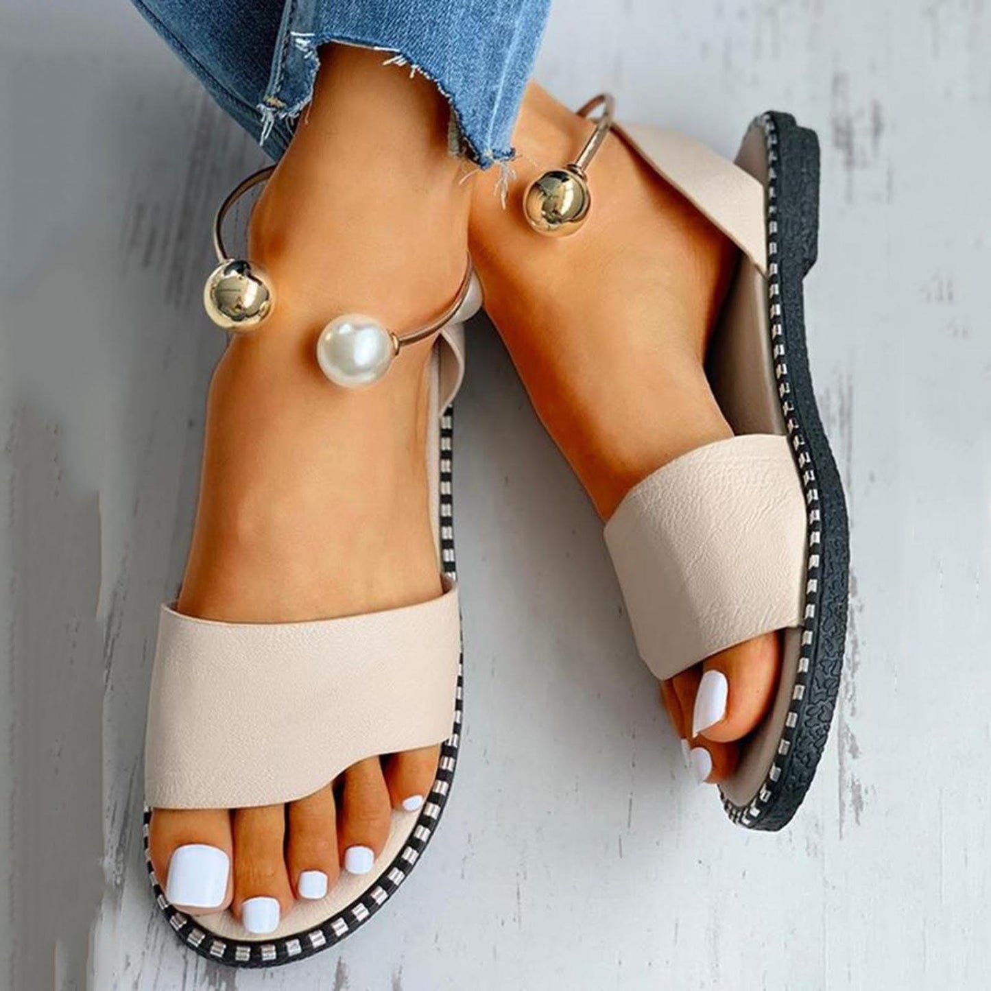 Elegant White Women Fashion Sandals Solid Round Toe Pearl Buckle Casual Sandals Shoes New Summer Outdoor Non-slip Flip Flop Dressy Sandals Cute Round Toe Strappy Wedding Shoes