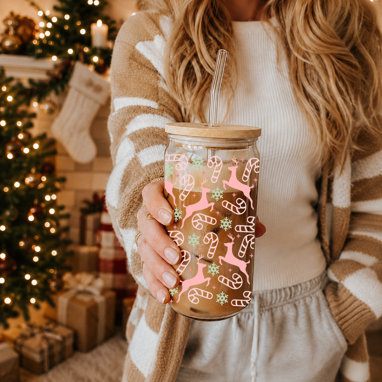 Pink glass christmas decorations
pink christmas wine glass
pink christmas tree glass
Christmas tree glass cup with straw
christmas glass cup with lid and straw