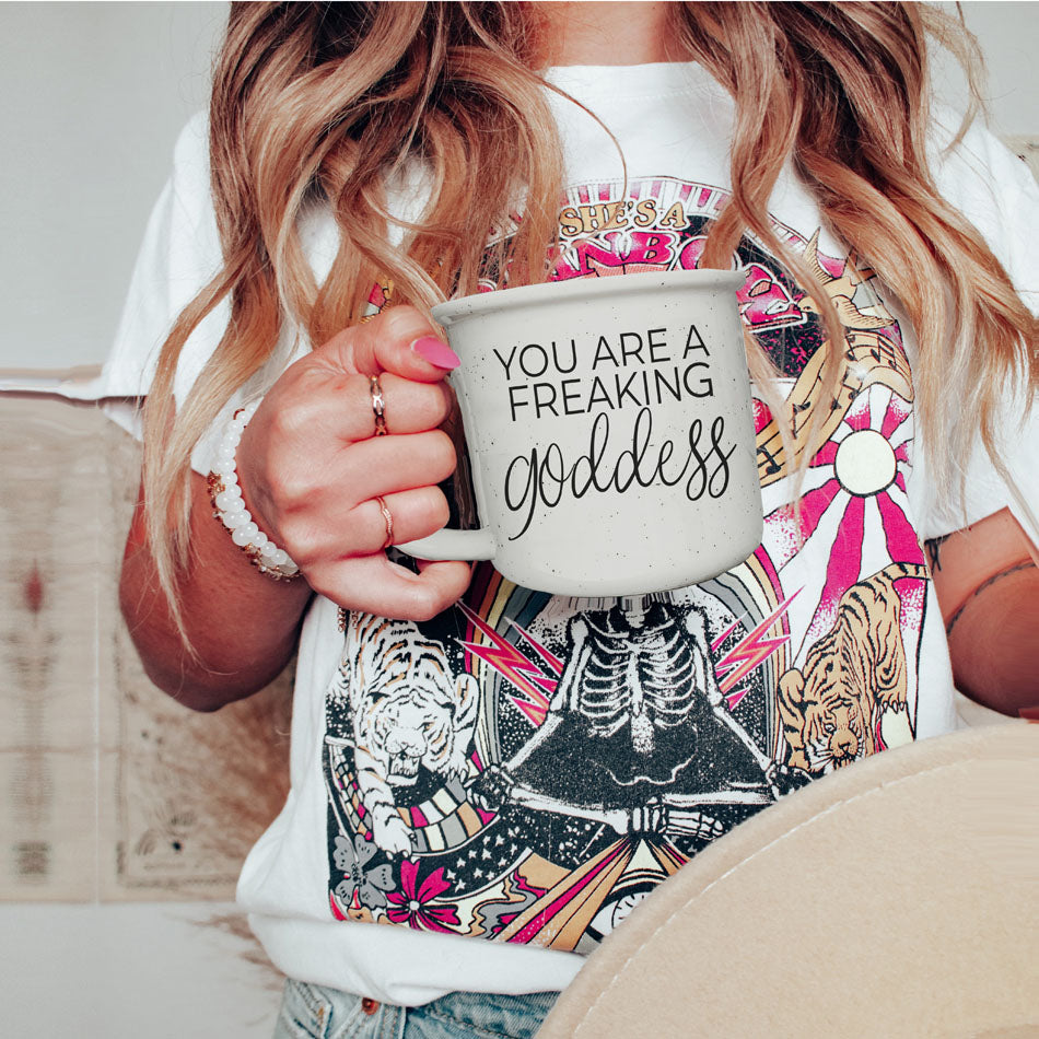 valentines gift daughter
valentine’s gift for girlfriend
galentines gift ideas
motivation coffee cup
confidence boost mug