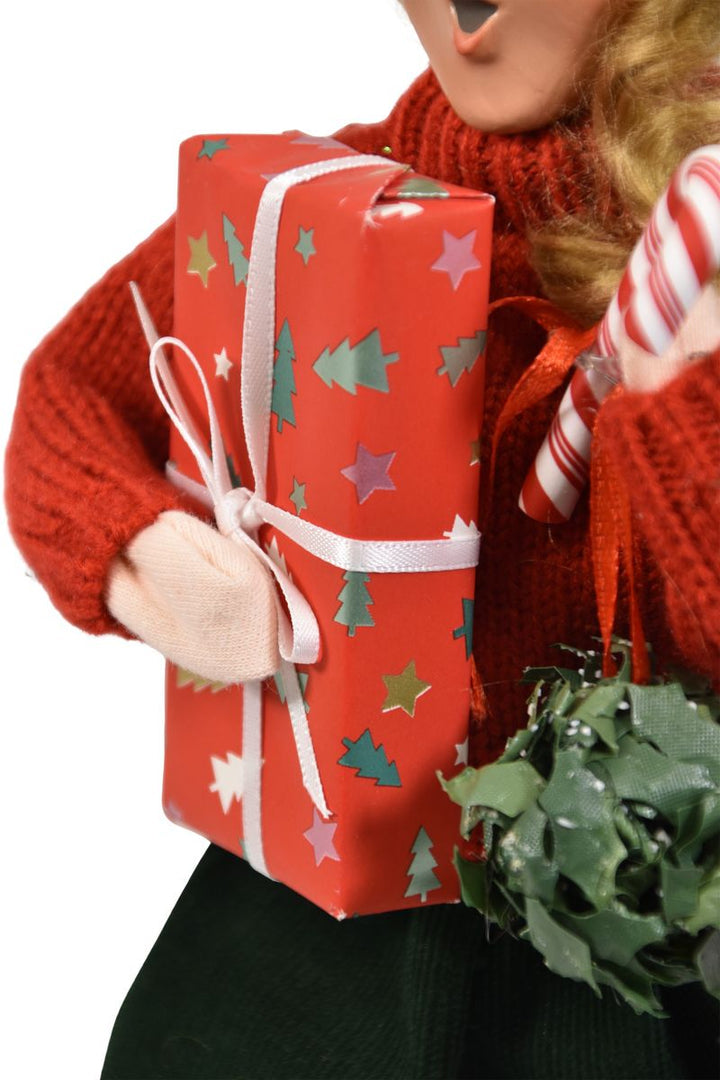 Byers' Choice Shopping Family 2026 -  Girl