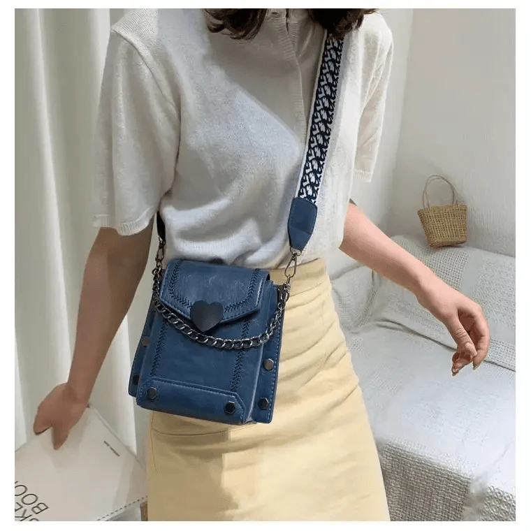 Modern Elegant Stunning Heart-Shaped Women's Bag Cute Studded Shoulder Bag For Women And Girls