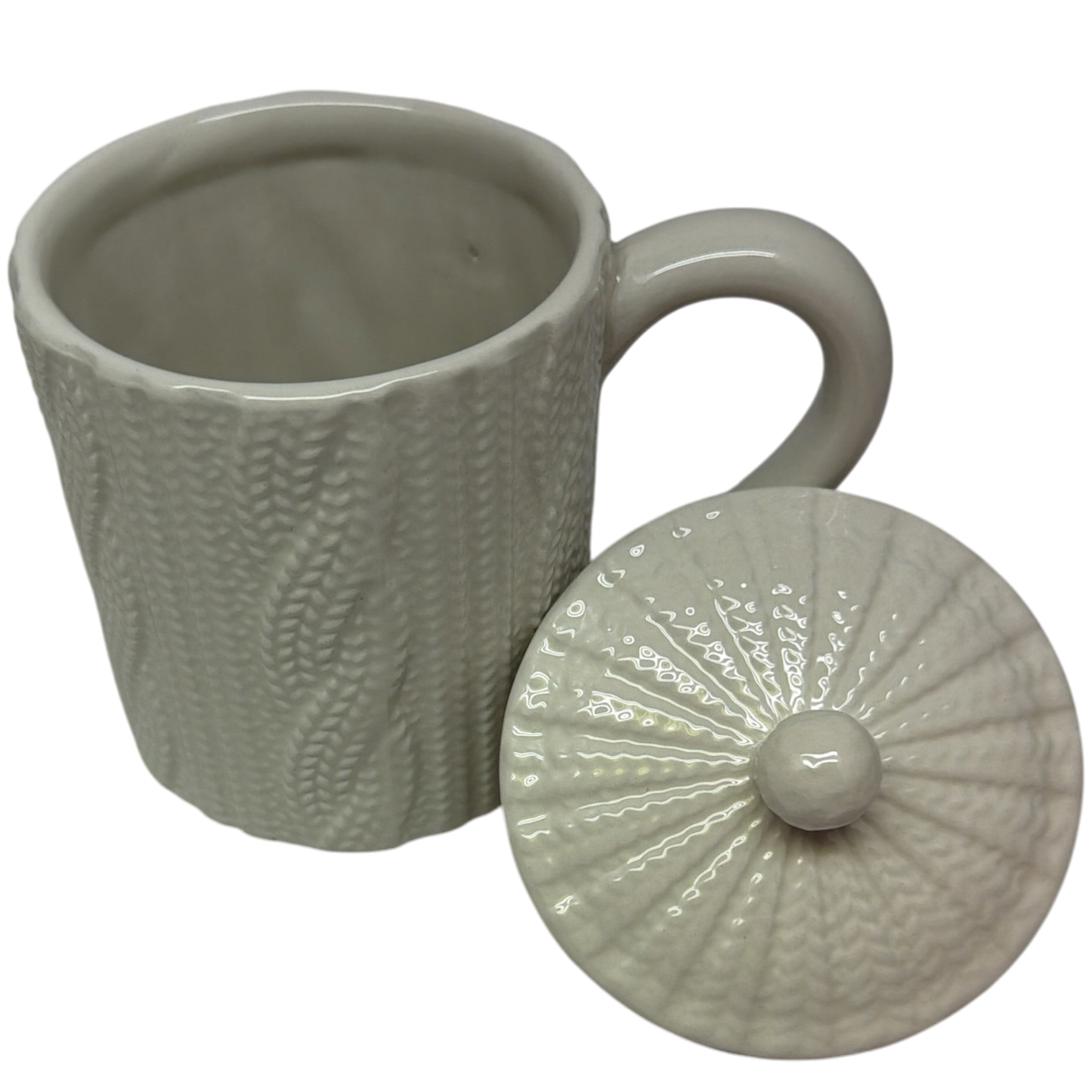 White Knit-Look Mug With Lid