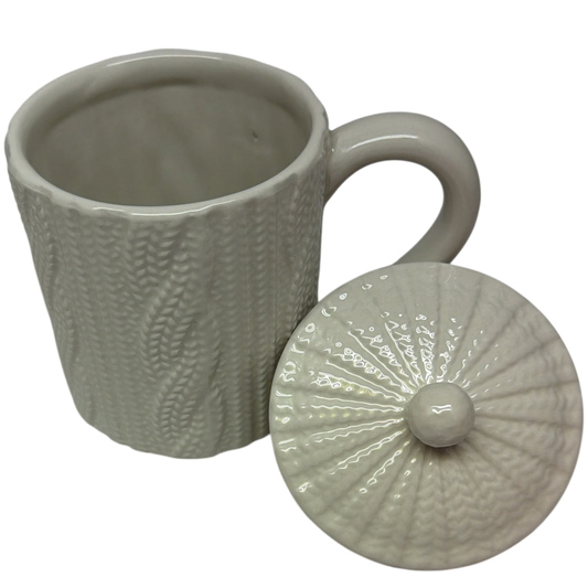 White Knit-Look Mug With Lid